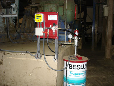 Progressive centralised lubrication system with an Alemite pump H series for 50 Kgs. drum